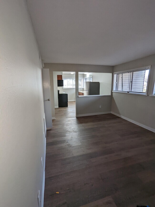 Foto del edificio - 925 R Ave