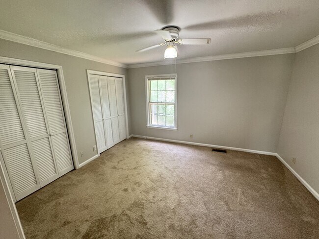Foto del edificio - 107 Northcrest Ct