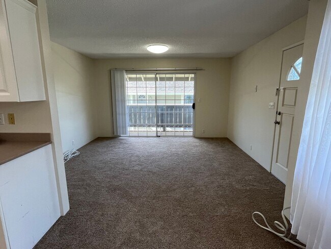 Building Photo - Waipahu (Royal Palm at Waipio) - Great Loc...