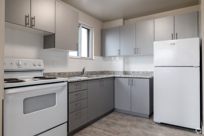2BR, 1BA - 549 N Service Rd
