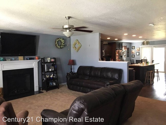 Building Photo - 4 br, 2.5 bath House - 822 Dynasty Dr.