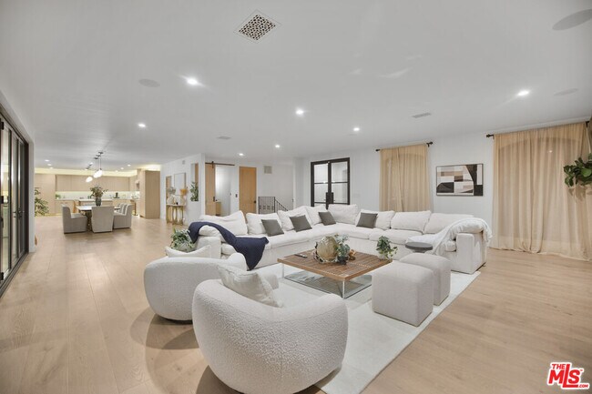 Foto del edificio - 7212 Mulholland Dr