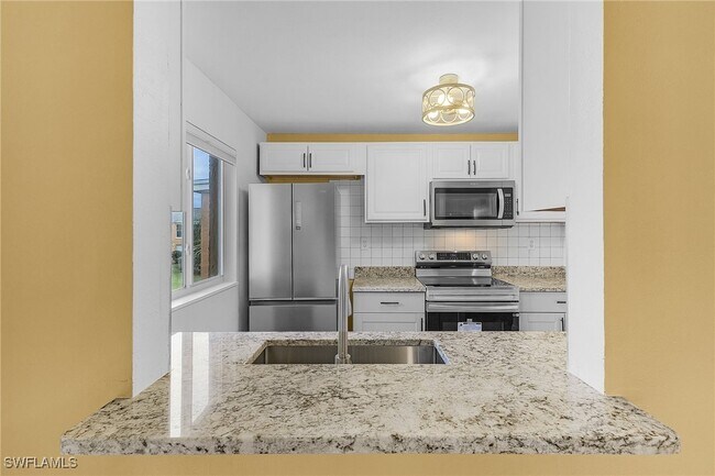 Foto del edificio - 12640 Kenwood Ln