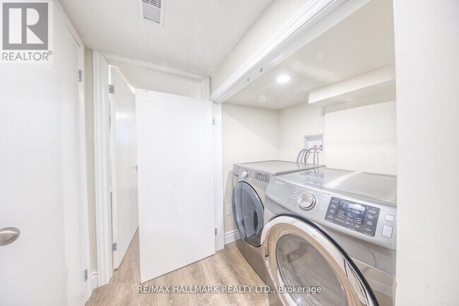 Photo du bâtiment - 46 Springhurst Ave