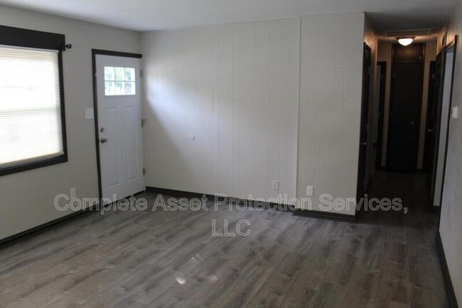 Foto del edificio - 7752 Catalpa Ave