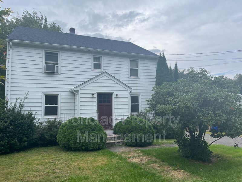 Primary Photo - 1262 Meriden Ave