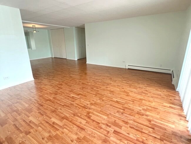 Building Photo - 10353 Dearlove Rd