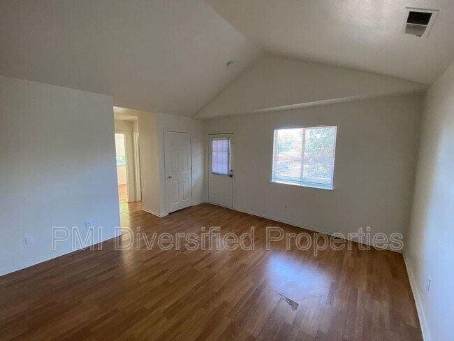 Foto del edificio - 542 Capitol Hill Ave