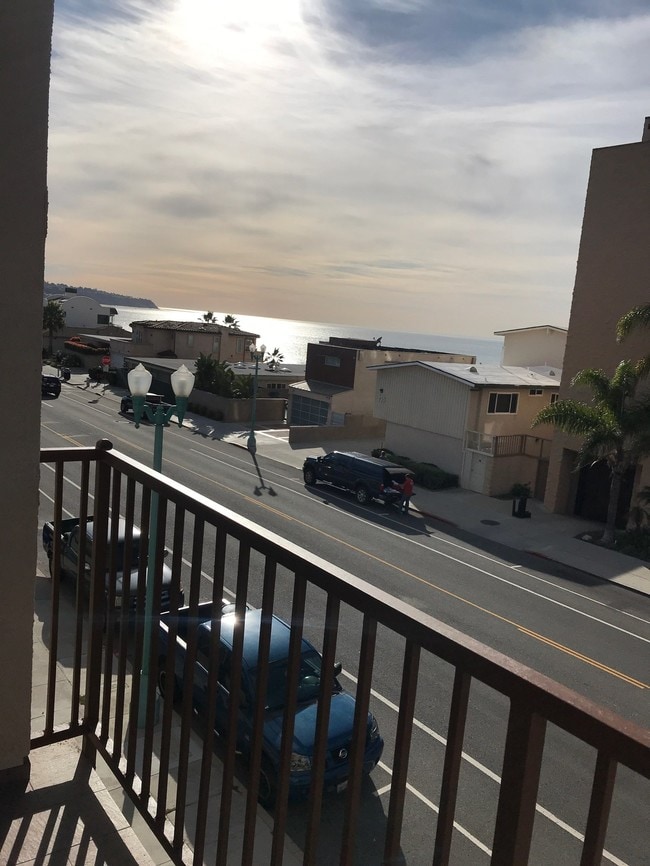 Balcony ocean front - 730 Esplanade