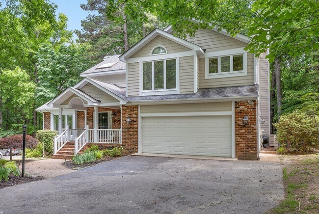 Foto del edificio - FABULOUS NEWLY RENOVATED WOODLAKE HOME
