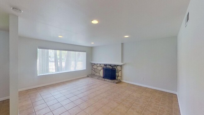 Foto del edificio - 121 Greentree Ln