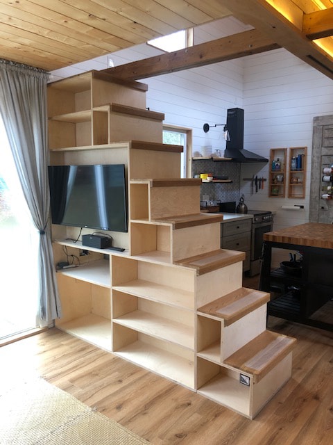 Bookshelf ladder - 6901 SE Oaks Park Way