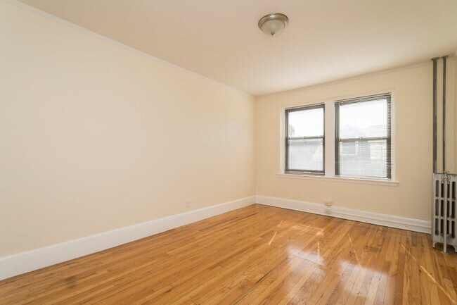 Building Photo - 129 Highland Ave