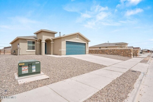 Building Photo - 14581 Firewheel Ave