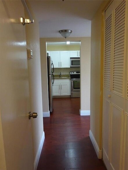 Foto del edificio - 6050 NW 64th Ave