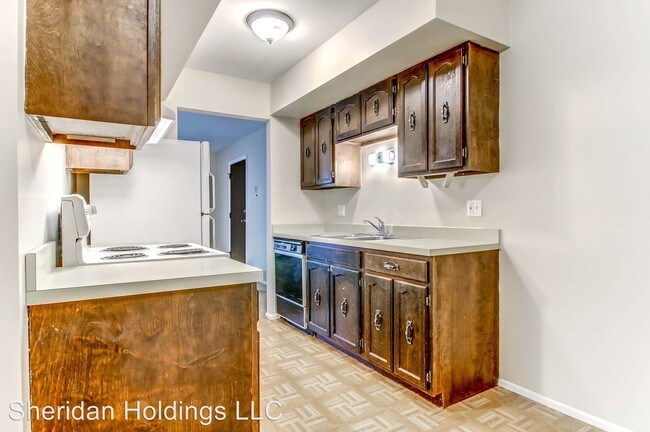 Building Photo - 210 W 35th Ave