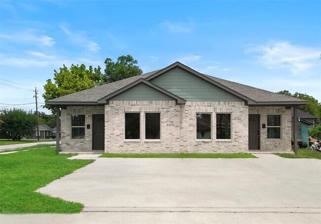 Building Photo - 4205 Elmwood St