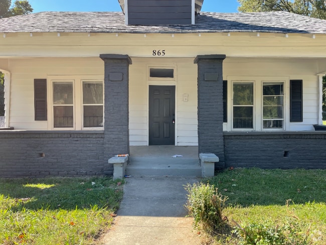 Building Photo - 865 Alma St