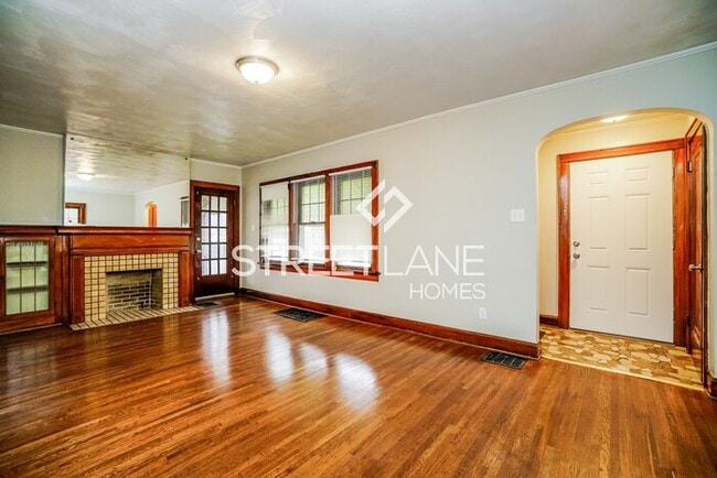 Building Photo - Charming 3 Bedroom in Columbus!