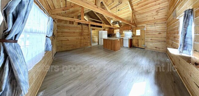 Building Photo - 9320 Treiman Blvd