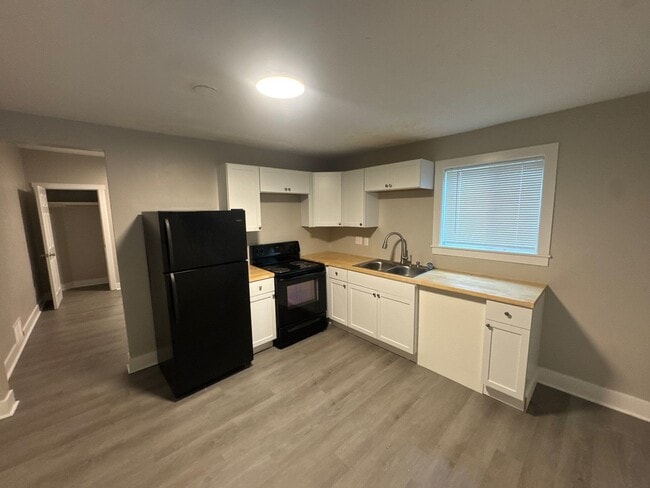 Foto del edificio - 1926 E Adams St