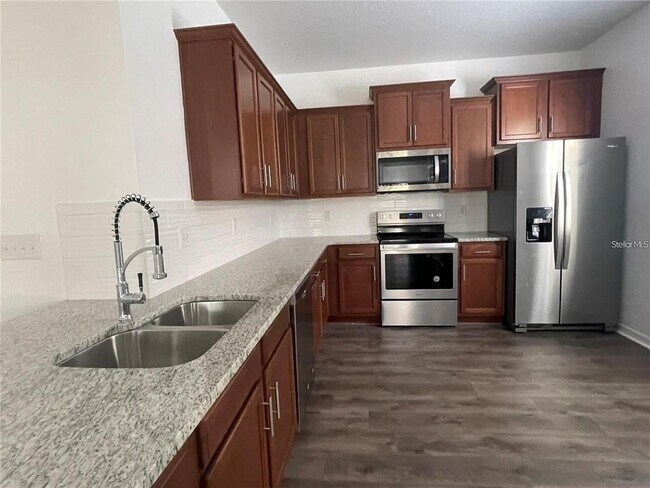 Foto del edificio - 3408 Seneca Club Loop