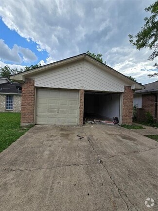 Building Photo - 12021 Tambourine Dr