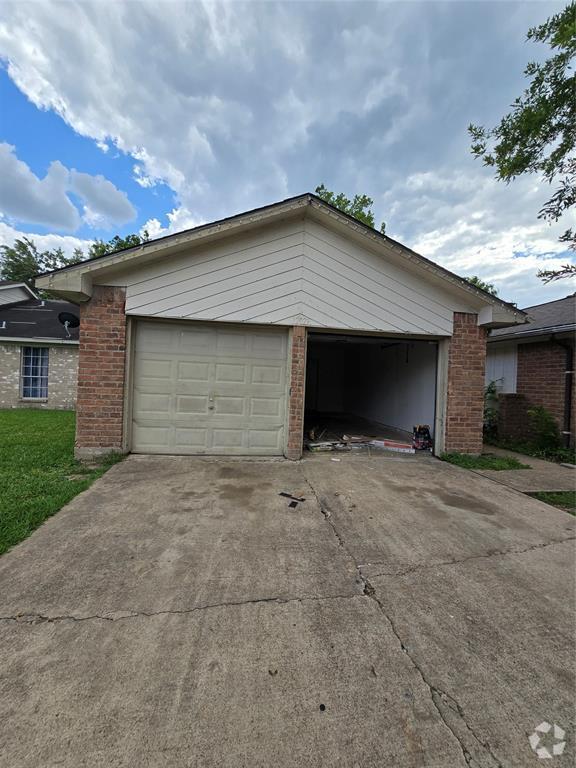 Building Photo - 12021 Tambourine Dr