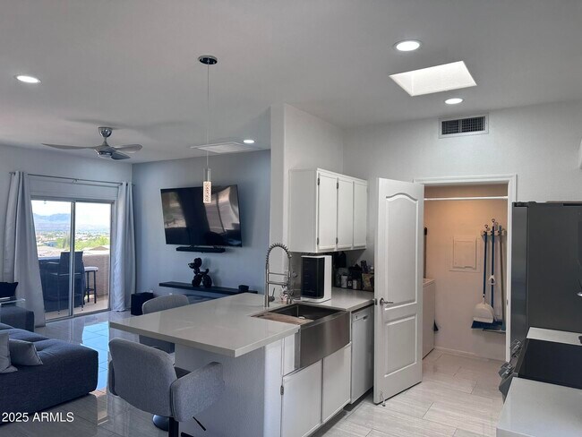 Foto del edificio - 13204 N Mountainside Dr