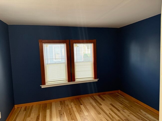 Building Photo - 15 Acorn St