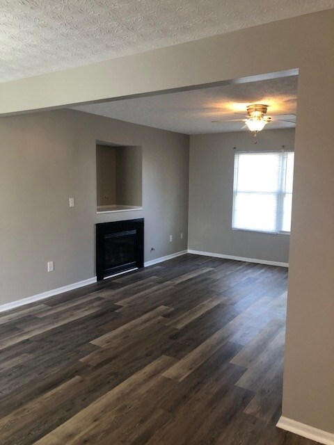 Building Photo - 5489 Liberty Bell Rd