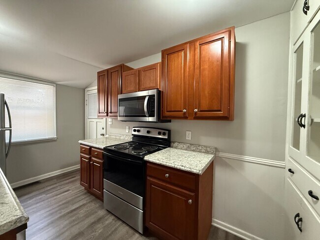 Foto del edificio - Edgewood- Renovated - Garage