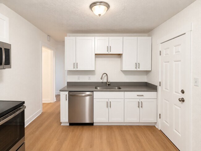 Foto del edificio - 458 E Lambourne Ave