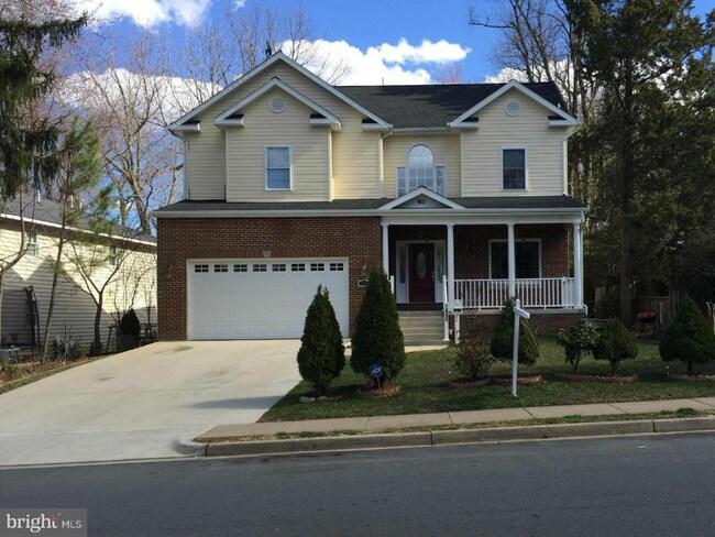 Building Photo - 7411 Paxton Rd