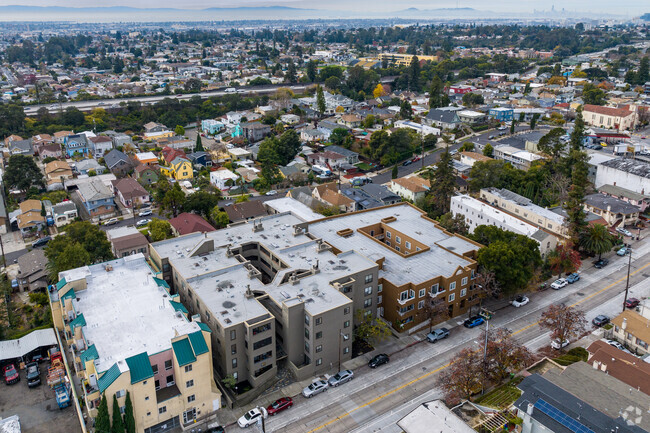 Aerial Photo - 2917 MacArthur