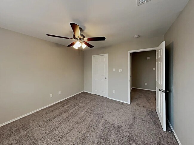 Foto del edificio - 1134 Finch Cir
