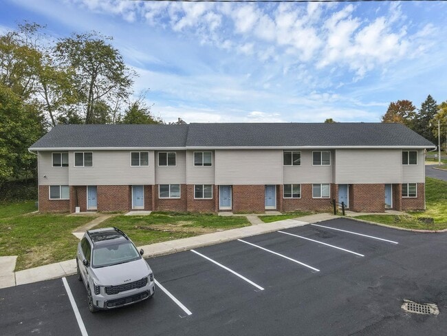 Building Photo - Plumly Townhomes
