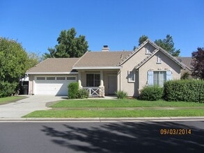 Building Photo - 858 Laurel Dr