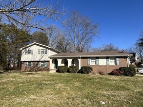 Building Photo - 2900 Moss Spring Dr