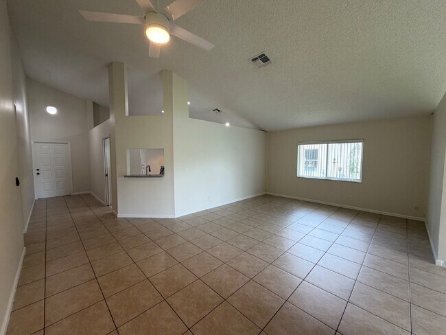 Foto del edificio - Beautiful Home with Large Great Room!