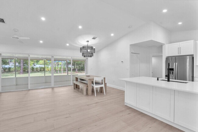 Foto del edificio - 4781 129th Ave N