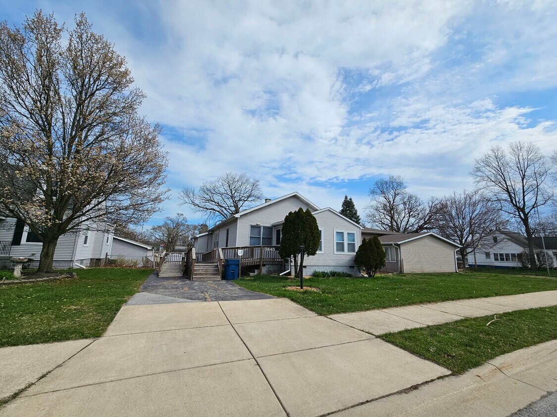 Foto principal - 3445 Condit St