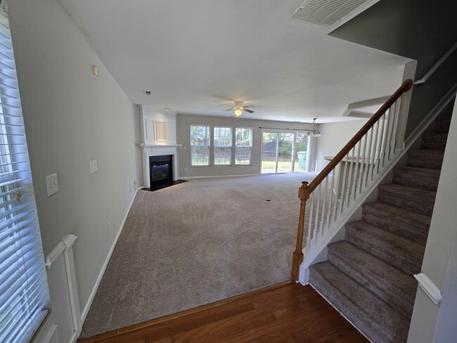 Foto del edificio - 5030 Reservoir Rd