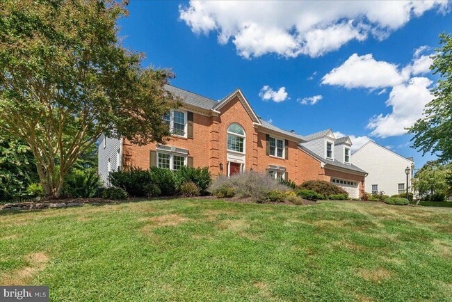 Foto del edificio - 8608 Oak Brook Ln