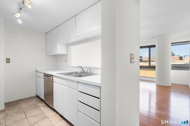 Foto del edificio - 127 Greyrock Pl