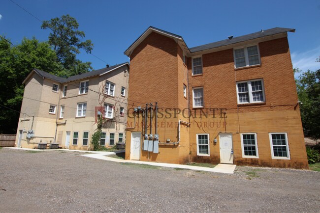 Foto del edificio - Available Now! 2 bedroom in Historic Charn...