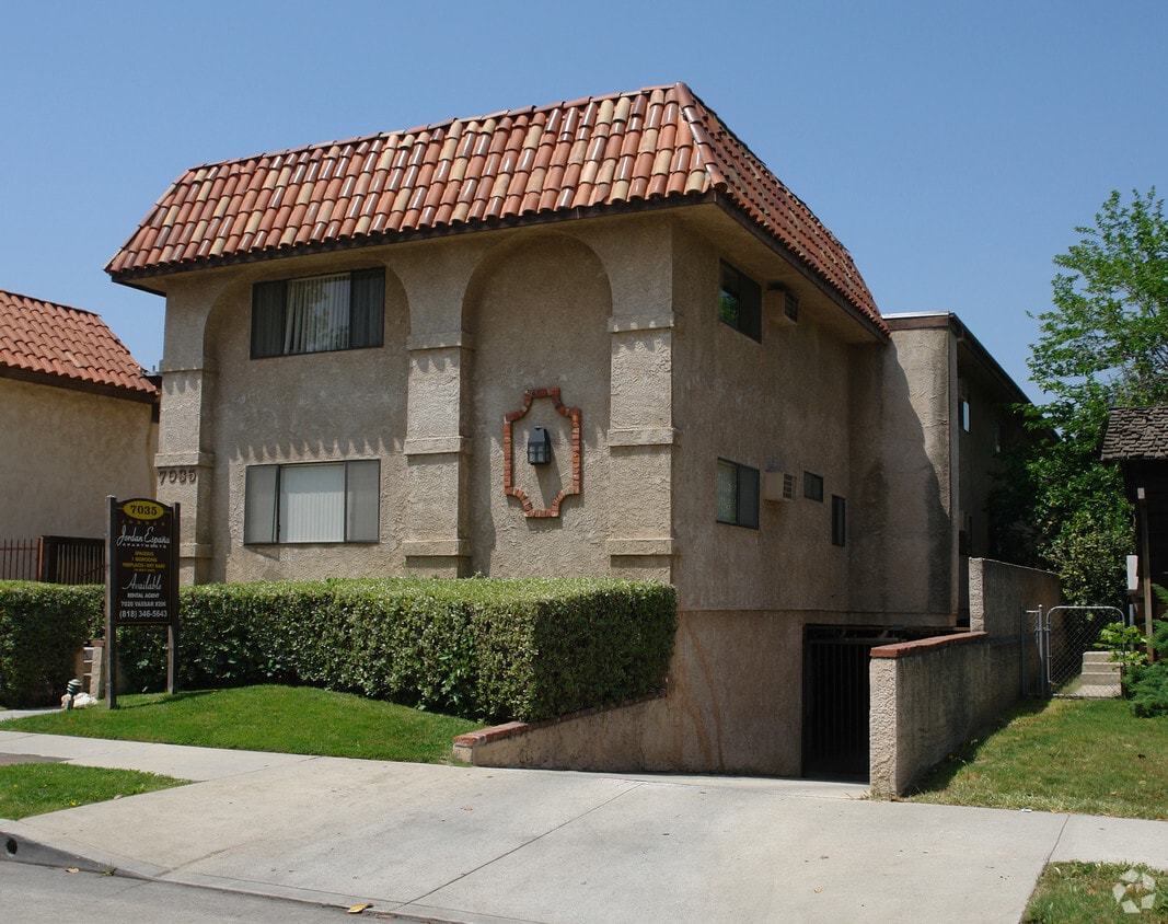 Building Photo - Jordan Espana/Hacienda Apartments