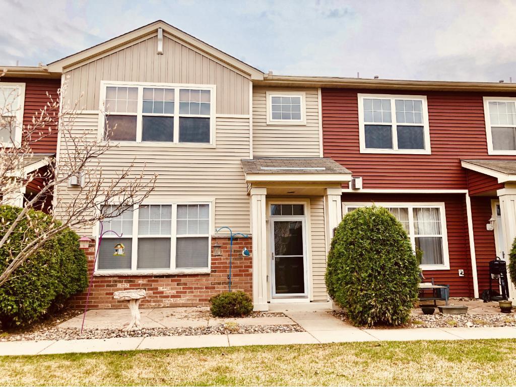 Foto principal - 3Bed*2.5Bath plus loft*1767SqFt. Great Ame...