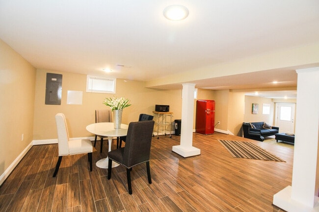 Building Photo - 2762 Cameron Rd