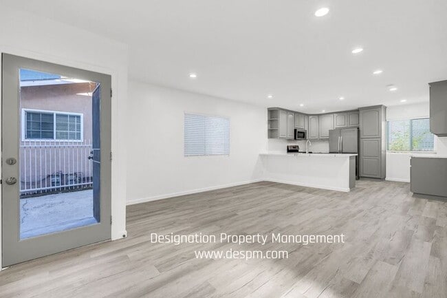 Building Photo - 3220 Casitas Ave